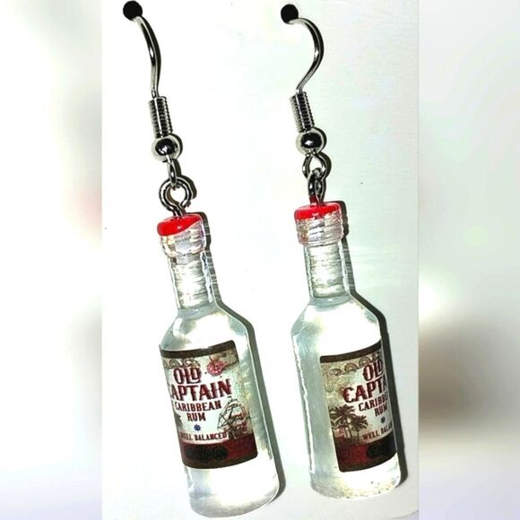 Super cute retro boozy resin earring - Picture 3 of 5